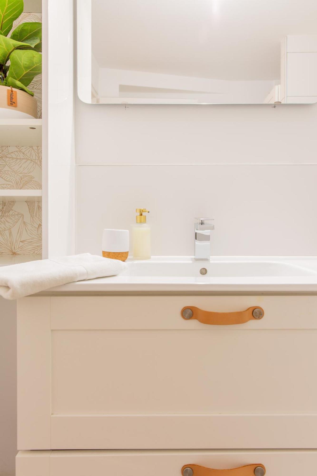 Delalauret Apartment - Vannes Centre Екстериор снимка